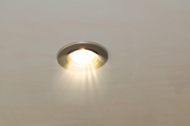 LED spot i loftet